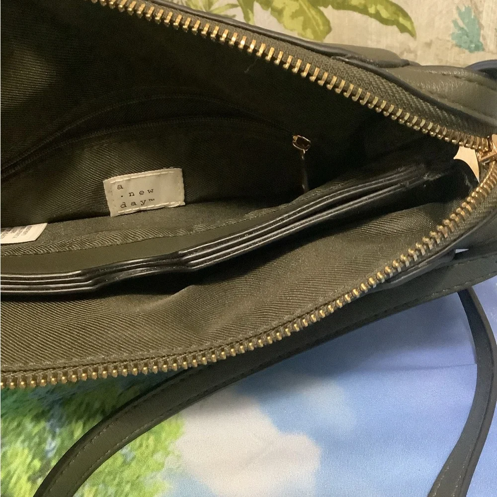Elegant ALPINE Green Crossbody Bag by A NEW DAY NWOT long strap